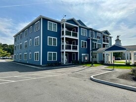 2-4 ME-4 in Windham, ME - Building Photo