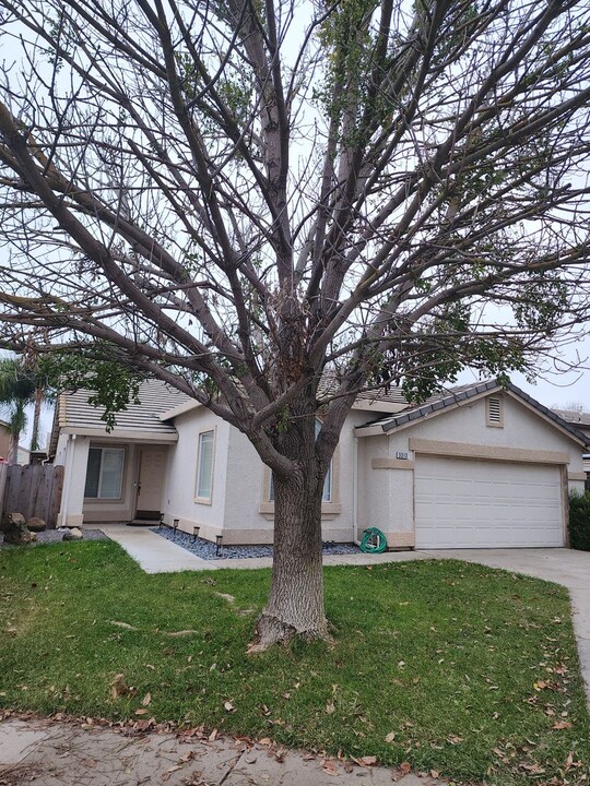 3313 Copeland Ct in Modesto, CA - Building Photo