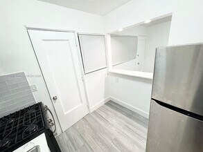7435 Byron Ave in Miami Beach, FL - Building Photo - Building Photo