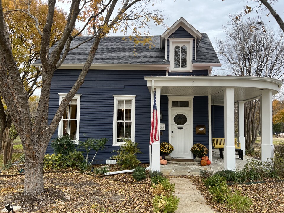 307 S Clark St in Rockwall, TX - Building Photo