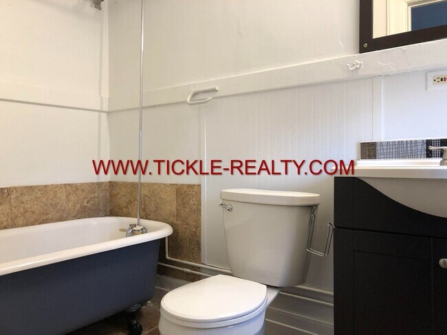 174 N Goodman St in Rochester, NY - Building Photo - Building Photo