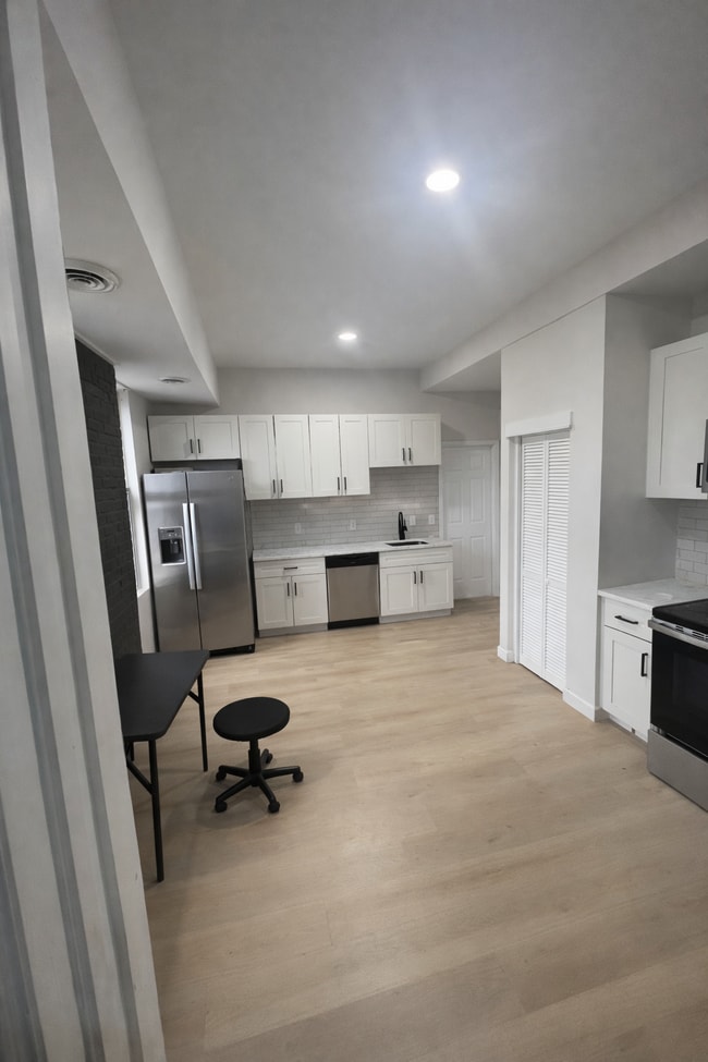 1216 Soulard St, Unit 1216A