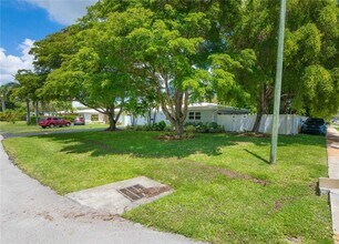 1791 NE 46th St in Oakland Park, FL - Building Photo - Building Photo