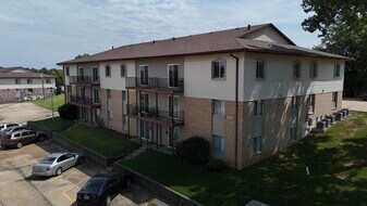 831 Southwest Blvd in Jefferson City, MO - Building Photo
