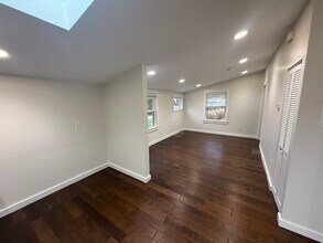 7 Maverick St, Unit one bed in Dedham, MA - Building Photo - Building Photo