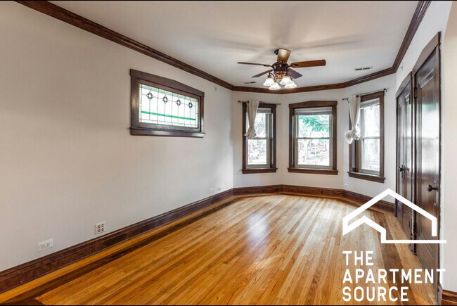 4309 N Richmond St, Unit 2 in Chicago, IL - Foto de edificio - Building Photo