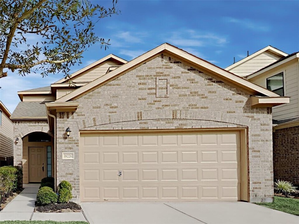 18226 Amalfi Coast Dr in Cypress, TX - Building Photo