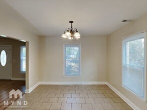 2632 Shamrock Dr in Charlotte, NC - Foto de edificio - Building Photo