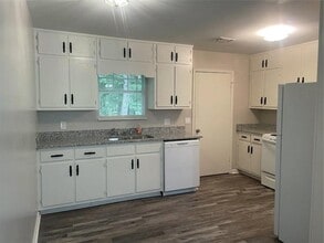 4542 Candlestick Ln in Oakwood, GA - Building Photo - Building Photo