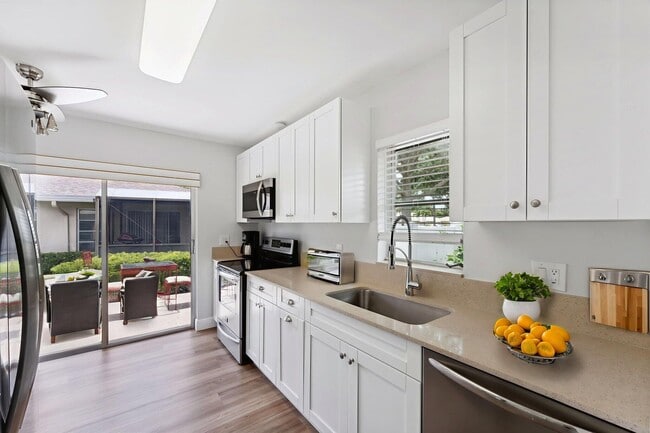 8860 Rheims Rd in Boca Raton, FL - Building Photo - Building Photo