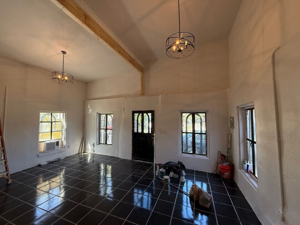 702 Ripford St in San Antonio, TX - Building Photo