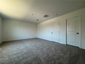 5331 Barcola Ave in Las Vegas, NV - Foto de edificio - Building Photo