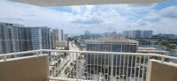 1985 S Ocean Dr in Hallandale Beach, FL - Building Photo - Building Photo