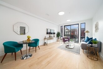 10 Brinkerhoff St in Jersey City, NJ - Foto de edificio - Building Photo