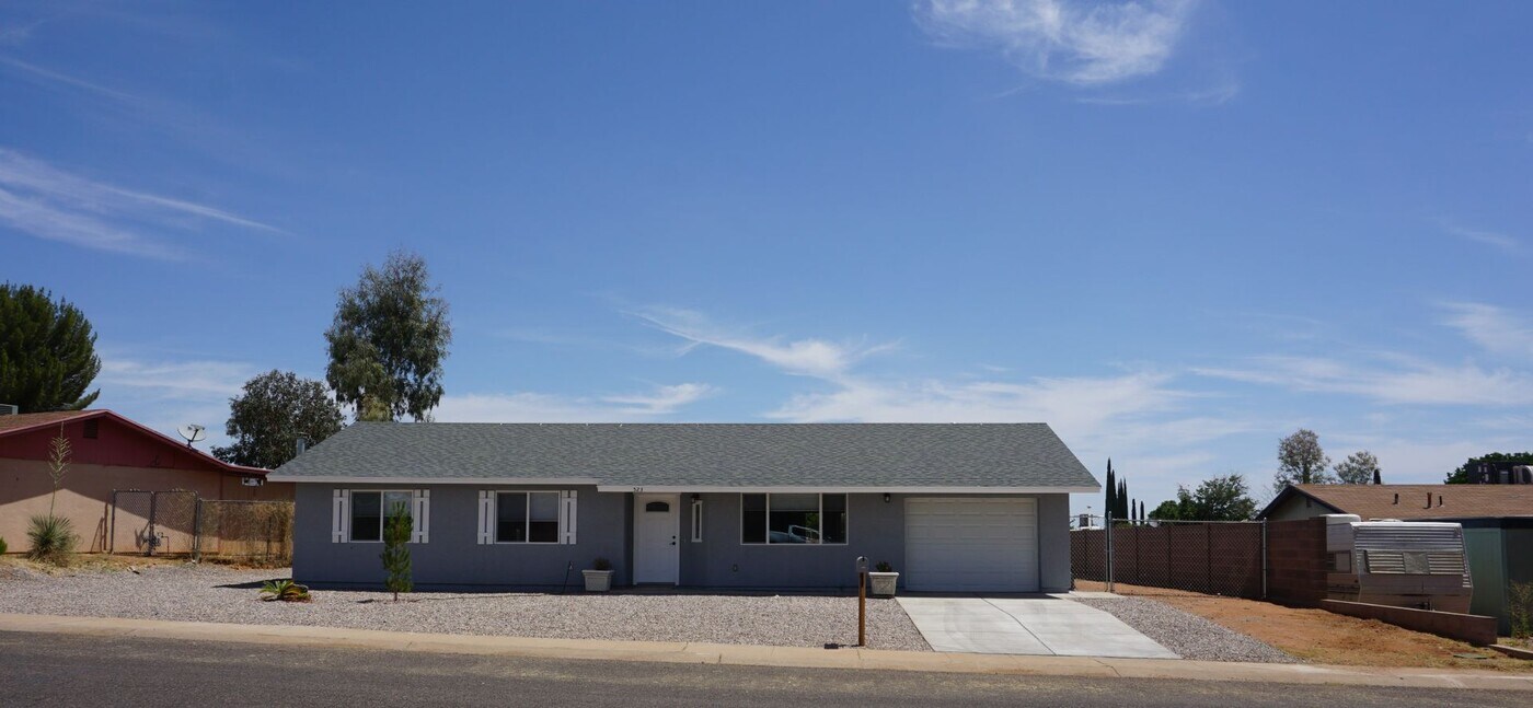 523 N Leonardo De Vinci Dr in Sierra Vista, AZ - Building Photo