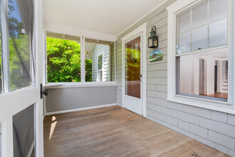 28 Woodside Ave in Westport, CT - Building Photo - Building Photo