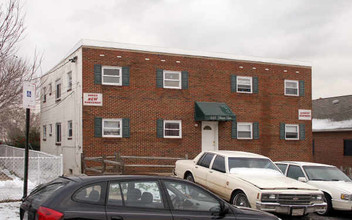 422 Arsan Ave in Baltimore, MD - Foto de edificio - Building Photo