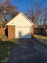 4007 E 54th St in Newburgh Heights, OH - Foto de edificio - Building Photo