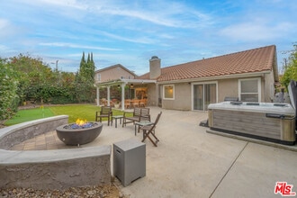 1220 Dincara Rd in Burbank, CA - Building Photo - Building Photo