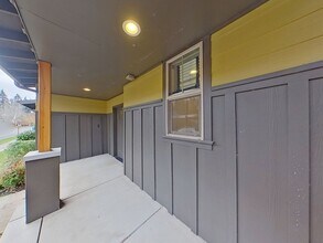 320 Mia Ln in Eugene, OR - Building Photo - Building Photo