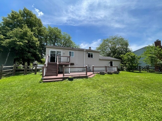 131 Mark Ln in Perrysburg, OH - Building Photo - Building Photo