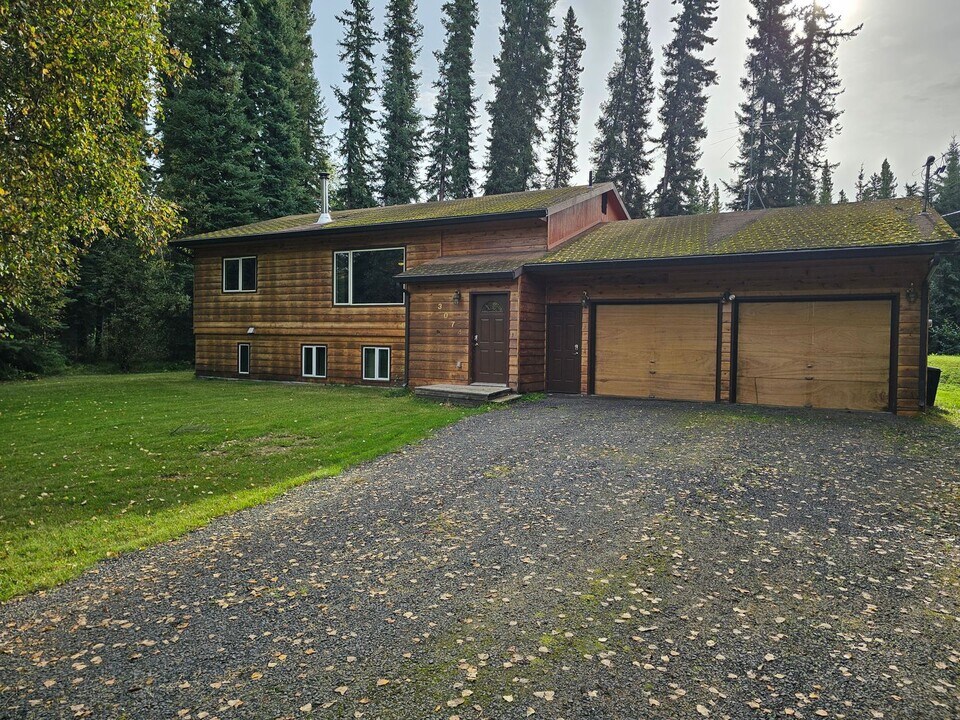 3074 Timberbrook Dr in North Pole, AK - Building Photo