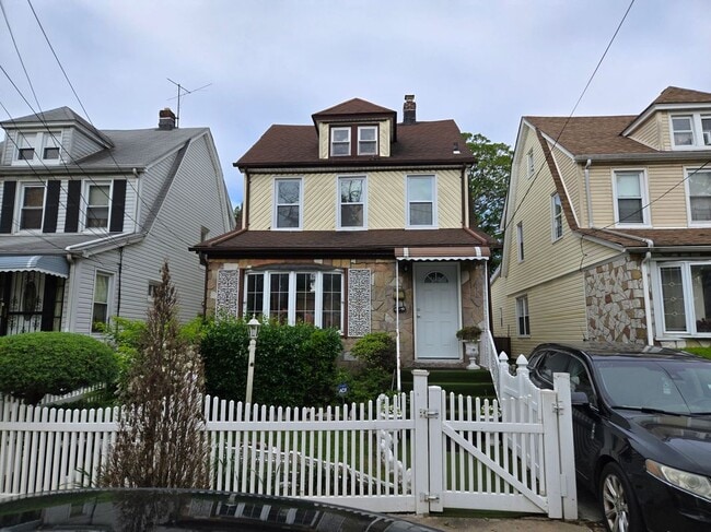 111-10 204th St