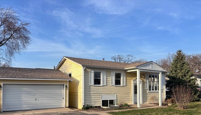 224 E Heather Terrace in Round Lake Beach, IL - Building Photo - Building Photo