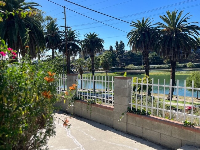 706 Echo Park Ave in Los Angeles, CA - Building Photo - Building Photo