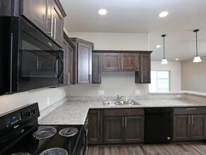 Sunrise Creek Townhomes in Brandon, SD - Building Photo - Building Photo