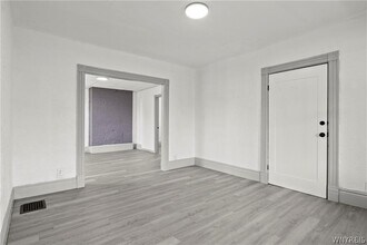 385 Seventh St in Buffalo, NY - Building Photo - Building Photo