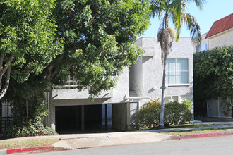 11644 Montana Ave in Los Angeles, CA - Building Photo - Building Photo