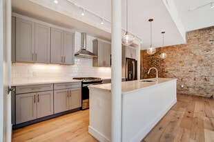 39 E Court St, Unit 4 in Cincinnati, OH - Building Photo