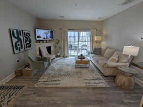 8045 Bienville Dr in Nashville, TN - Building Photo - Building Photo