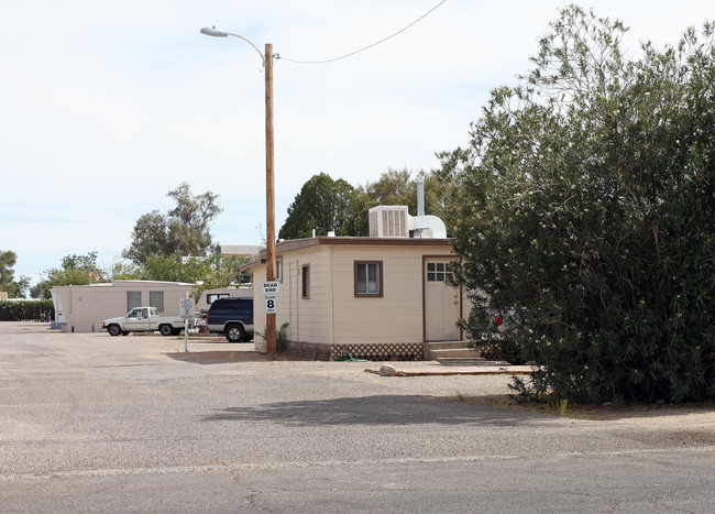 4028 E Blacklidge Dr in Tucson, AZ - Building Photo - Building Photo