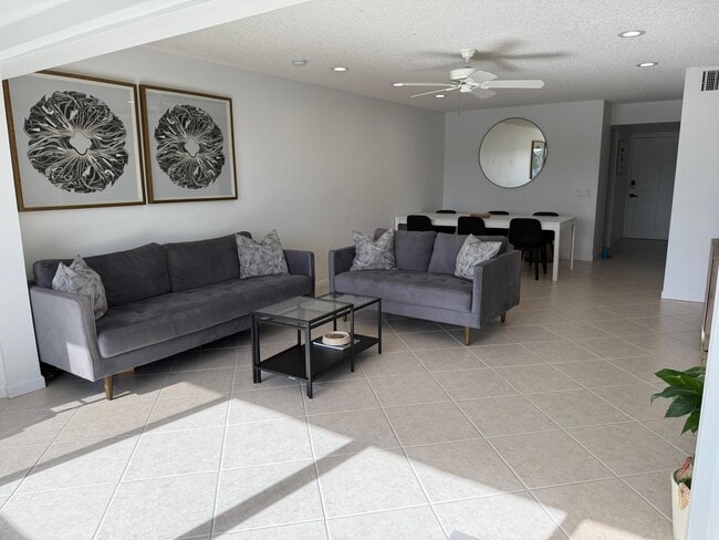 4266 Deste Ct in Greenacres, FL - Building Photo - Building Photo