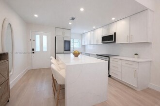 769 Banks Rd in Margate, FL - Building Photo - Building Photo