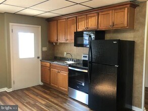 101 N Centre Ave in Leesport, PA - Building Photo - Building Photo