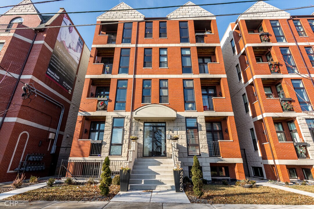 4226 S Ellis Ave in Chicago, IL - Building Photo