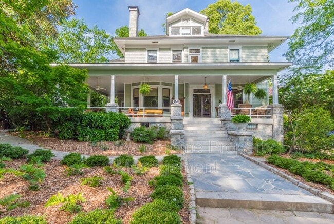 property at 156 Waverly Way NE