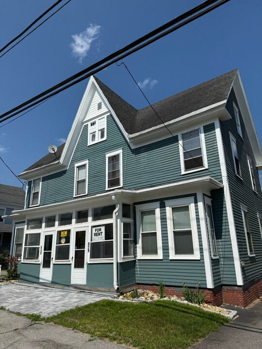 62 Park St in Northfield, NH - Building Photo