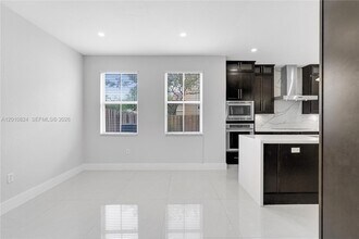 8741 NW 111th Ct in Doral, FL - Building Photo - Building Photo