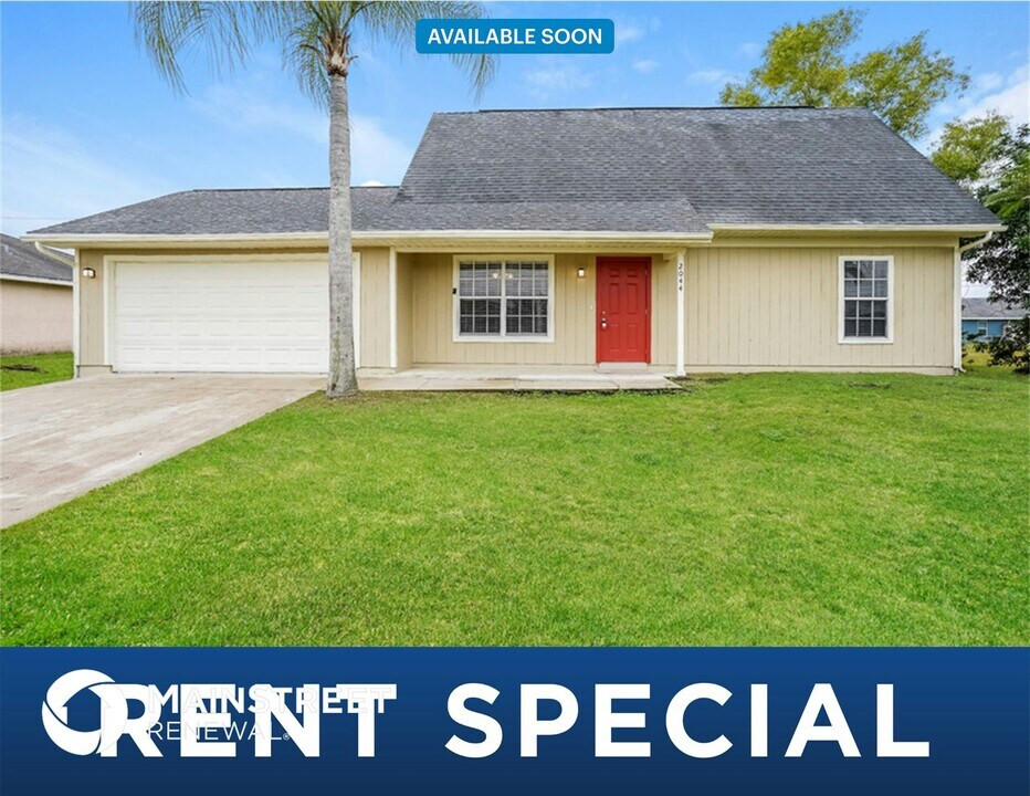 2044 NE 20th Terrace in Cape Coral, FL - Building Photo