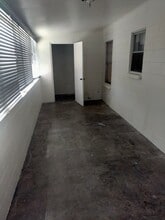 405 N Wilson Ave in Sand Springs, OK - Foto de edificio - Building Photo