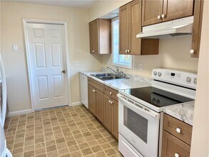 160 Canal St in Westerly, RI - Building Photo - Building Photo