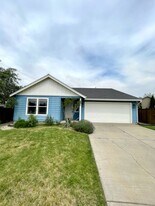 20573 Dylan Loop in Bend, OR - Building Photo