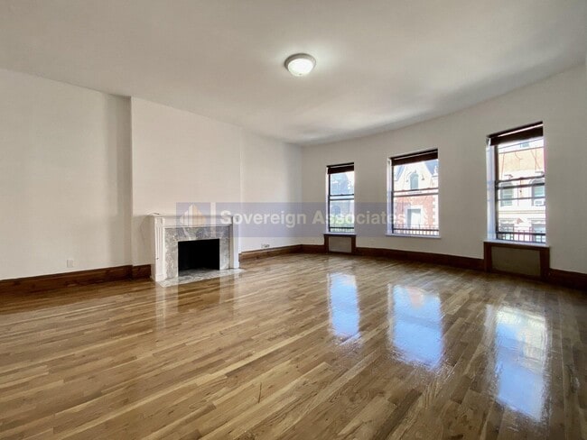 302 W 107th St