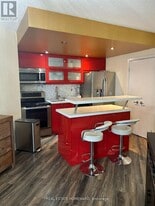 218 Queens Quay W in Toronto, ON - Building Photo
