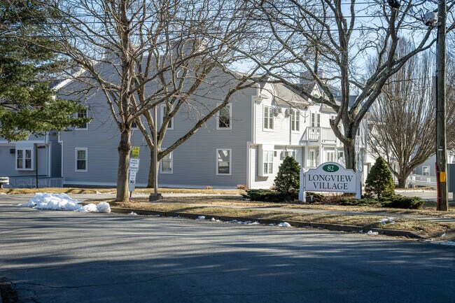 Longview Village Condominiums in Waterford, CT - Building Photo - Building Photo