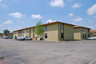 Carpenters Cove Apartments in Dallas, TX - Building Photo - Building Photo